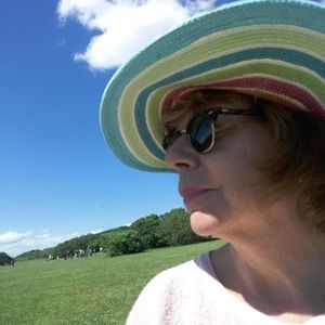 Meet your Posher Lois